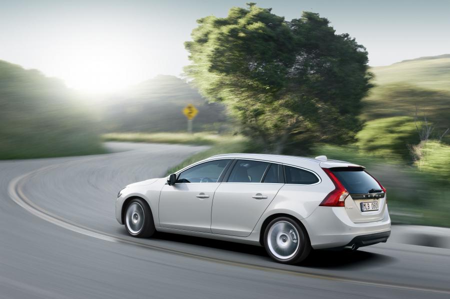  Volvo V60 2010 года  (фото 14 из 55)